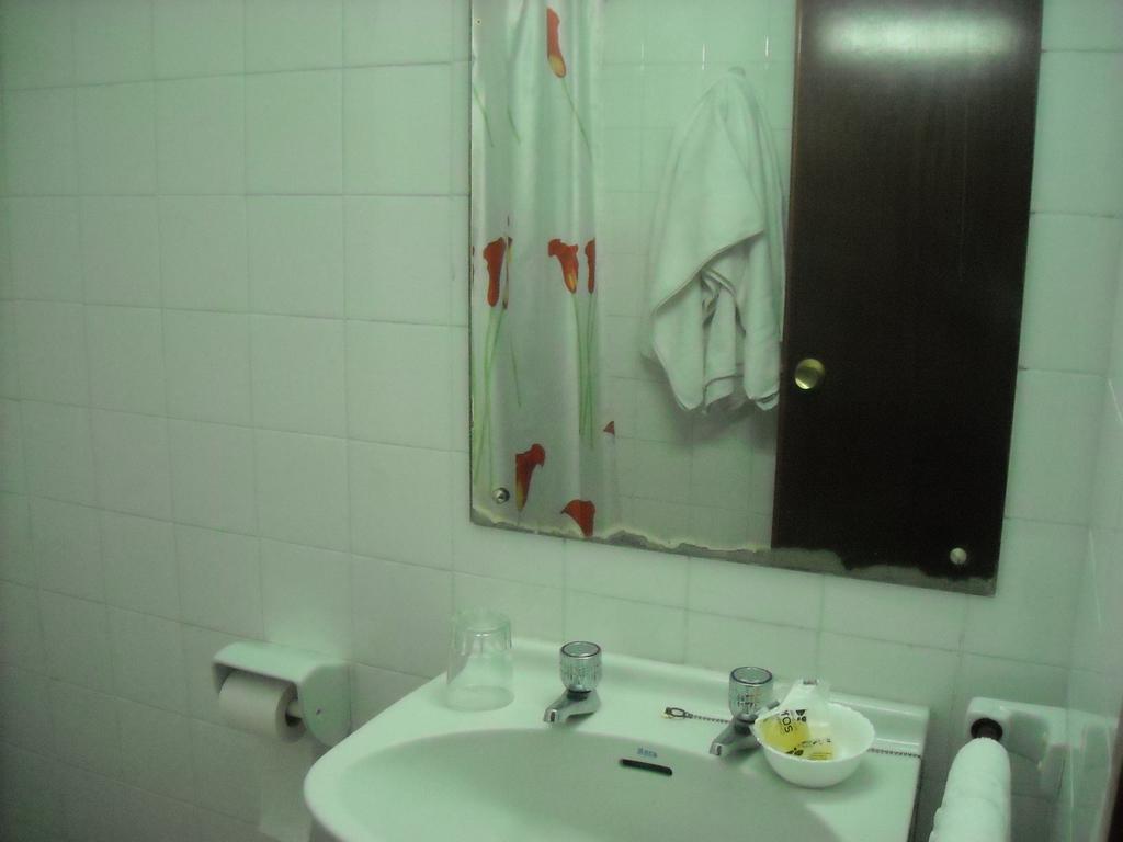 Hostal Residencia Avenida Cuenca  Ngoại thất bức ảnh