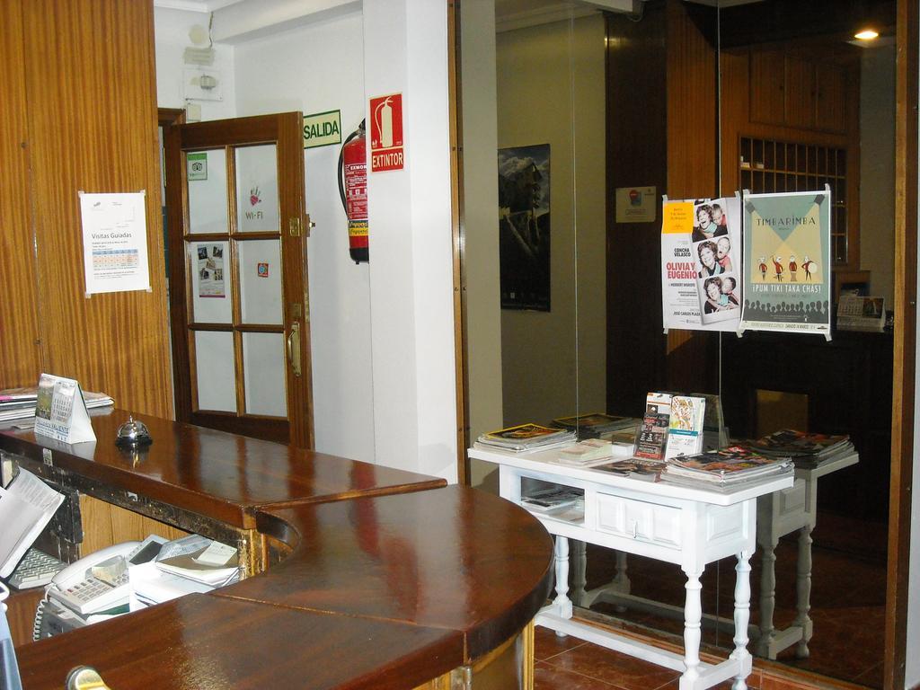Hostal Residencia Avenida Cuenca  Ngoại thất bức ảnh