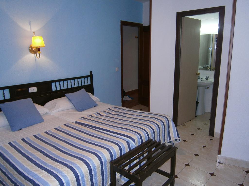 Hostal Residencia Avenida Cuenca  Ngoại thất bức ảnh