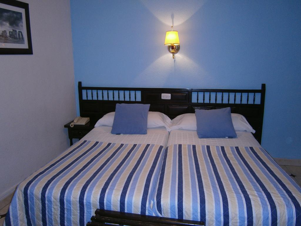 Hostal Residencia Avenida Cuenca  Ngoại thất bức ảnh