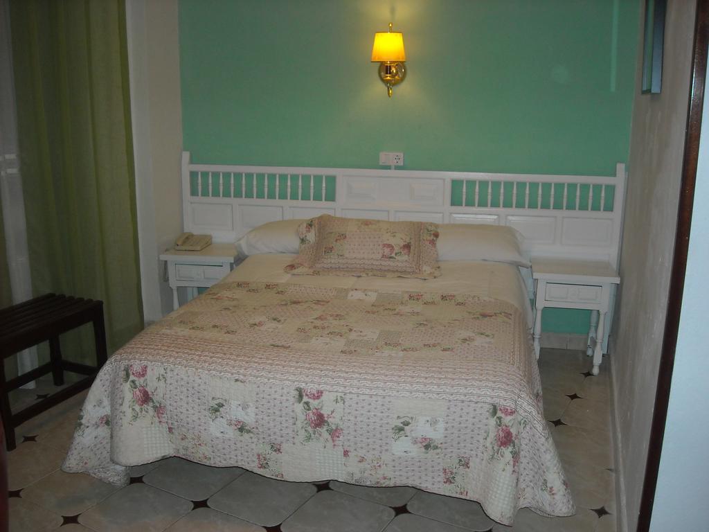 Hostal Residencia Avenida Cuenca  Ngoại thất bức ảnh